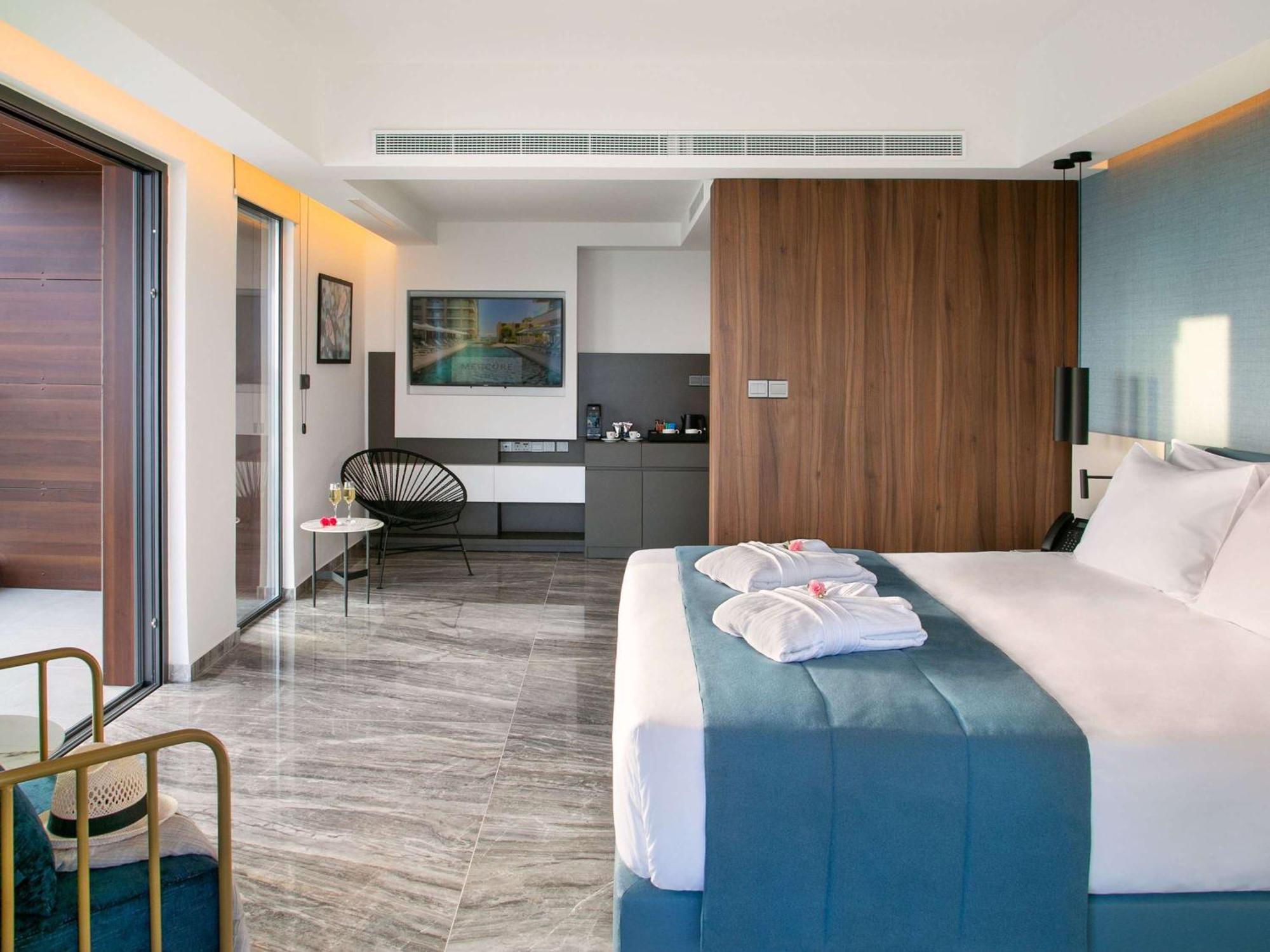 Mercure Larnaca Beach Resort Dış mekan fotoğraf