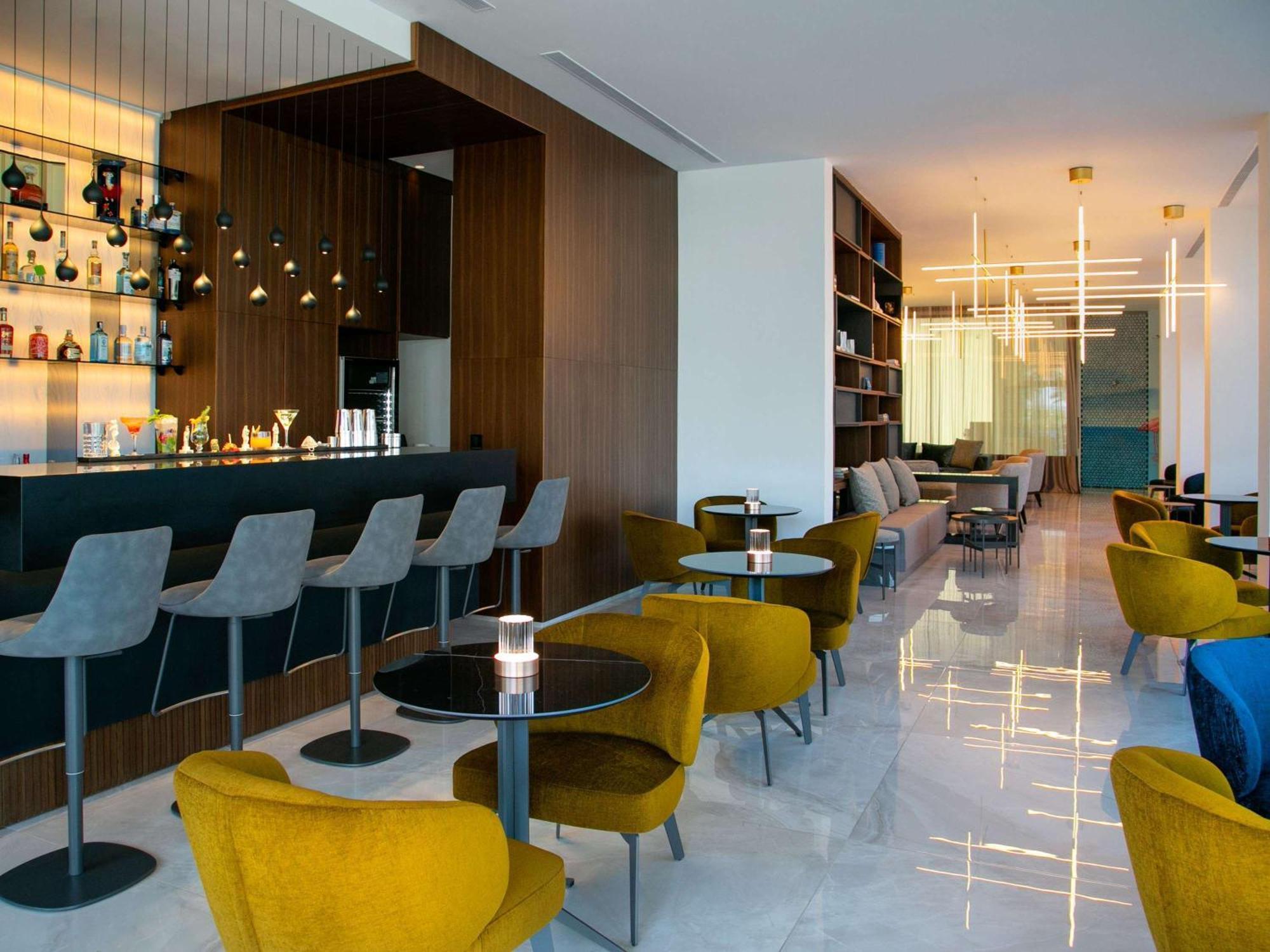 Mercure Larnaca Beach Resort Dış mekan fotoğraf