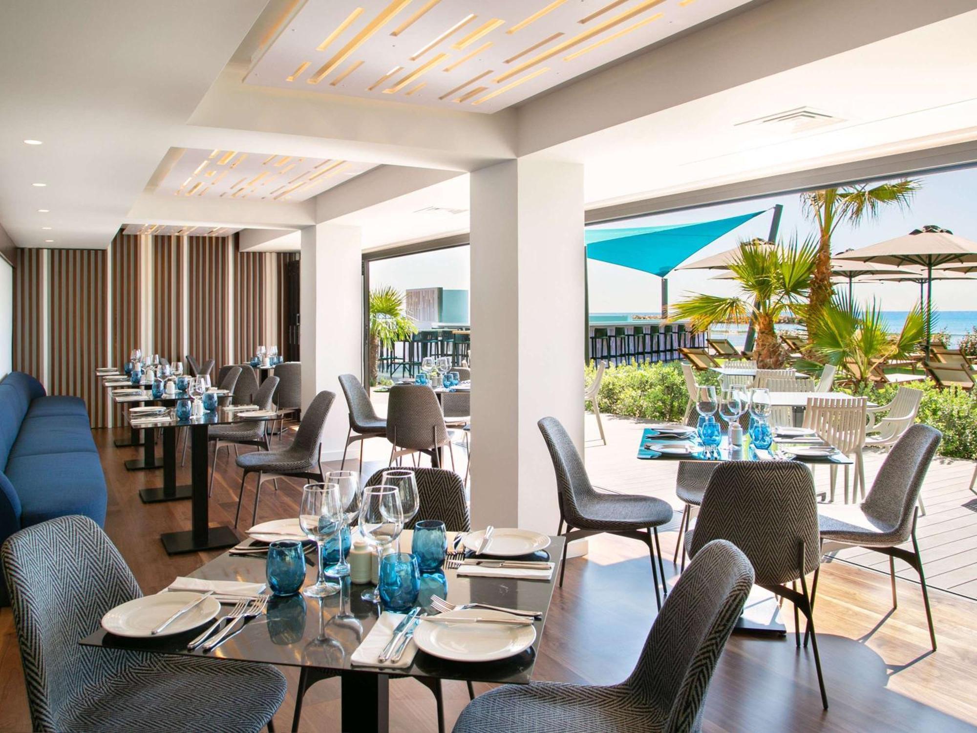 Mercure Larnaca Beach Resort Dış mekan fotoğraf