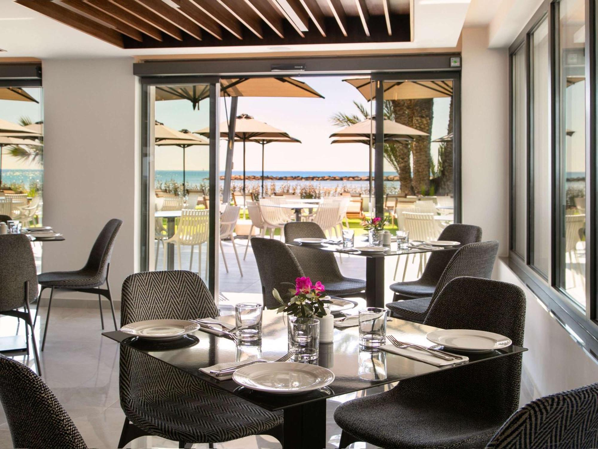 Mercure Larnaca Beach Resort Dış mekan fotoğraf