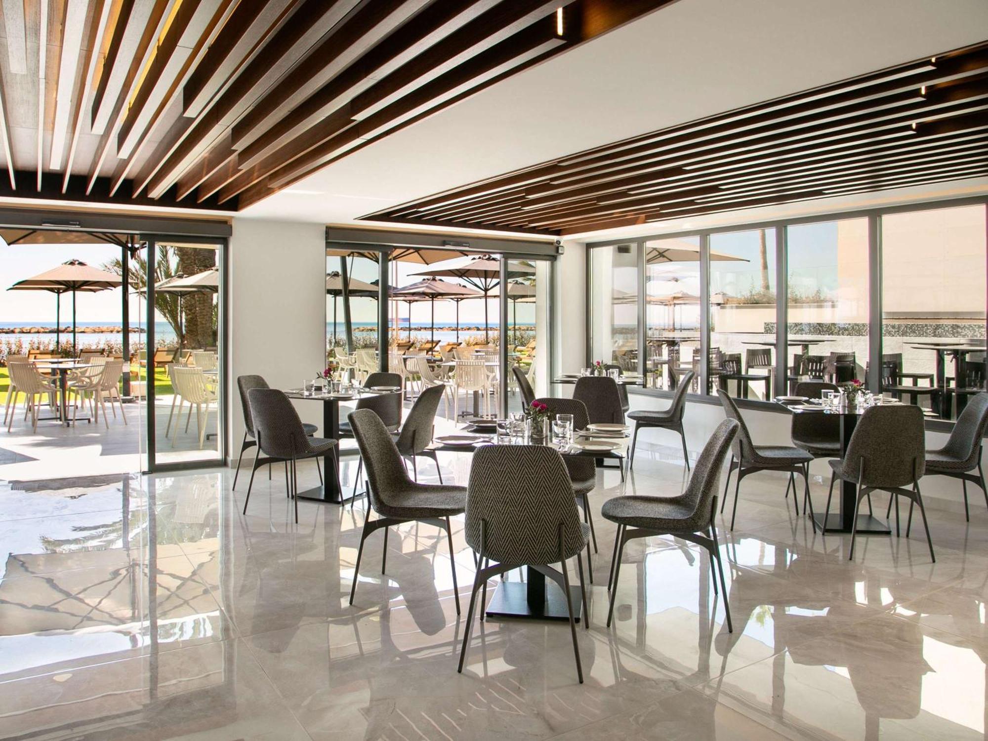 Mercure Larnaca Beach Resort Dış mekan fotoğraf