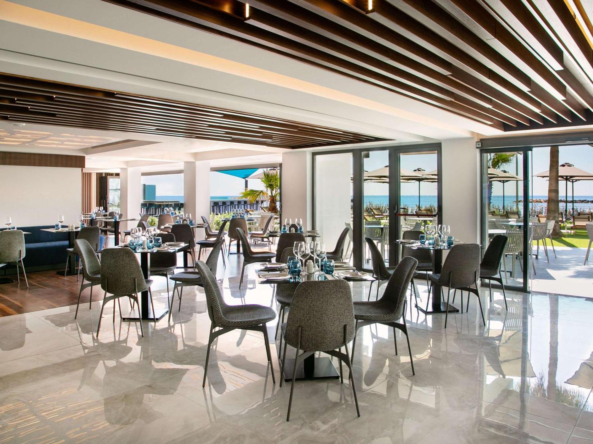 Mercure Larnaca Beach Resort Dış mekan fotoğraf