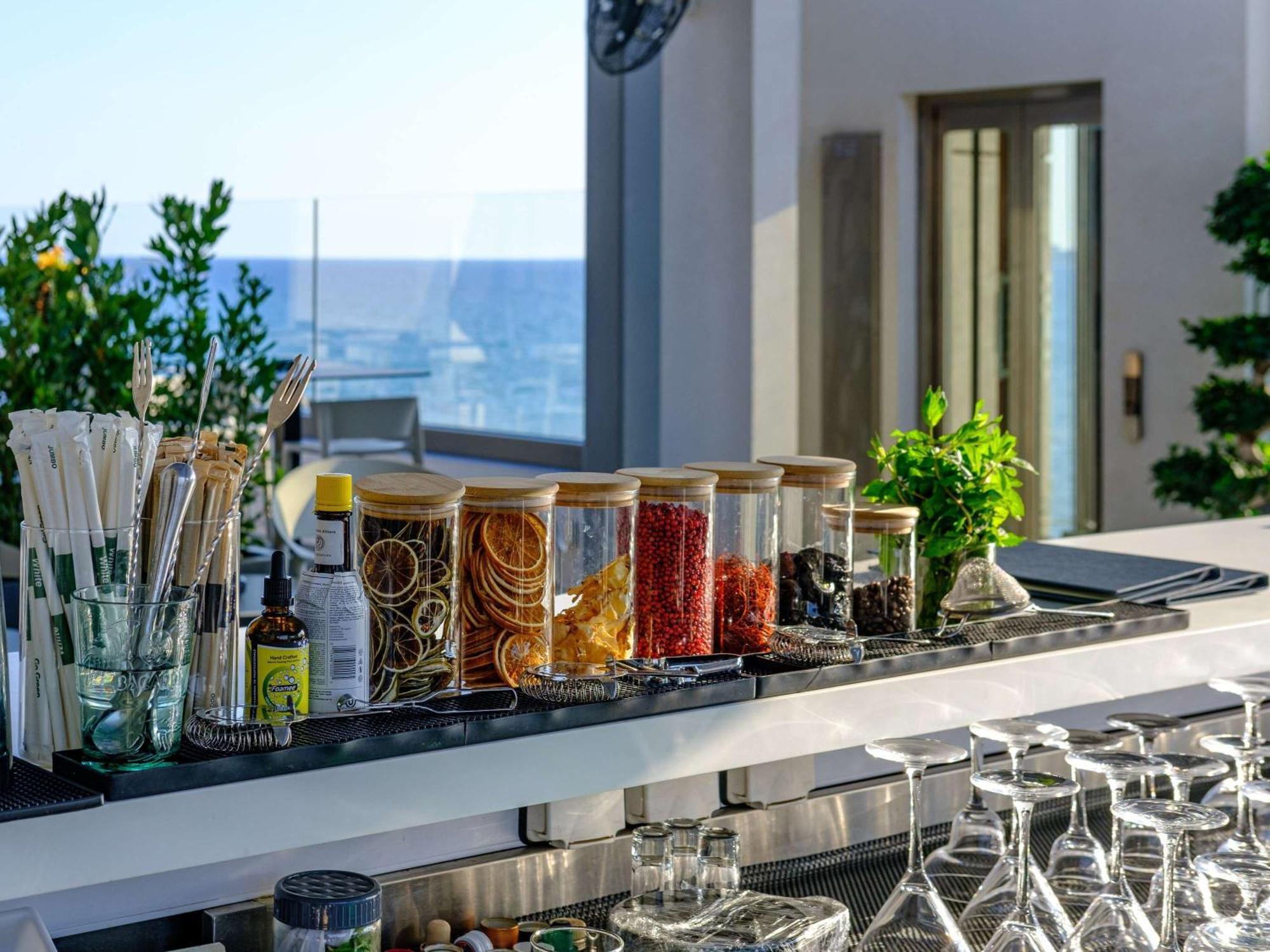 Mercure Larnaca Beach Resort Dış mekan fotoğraf