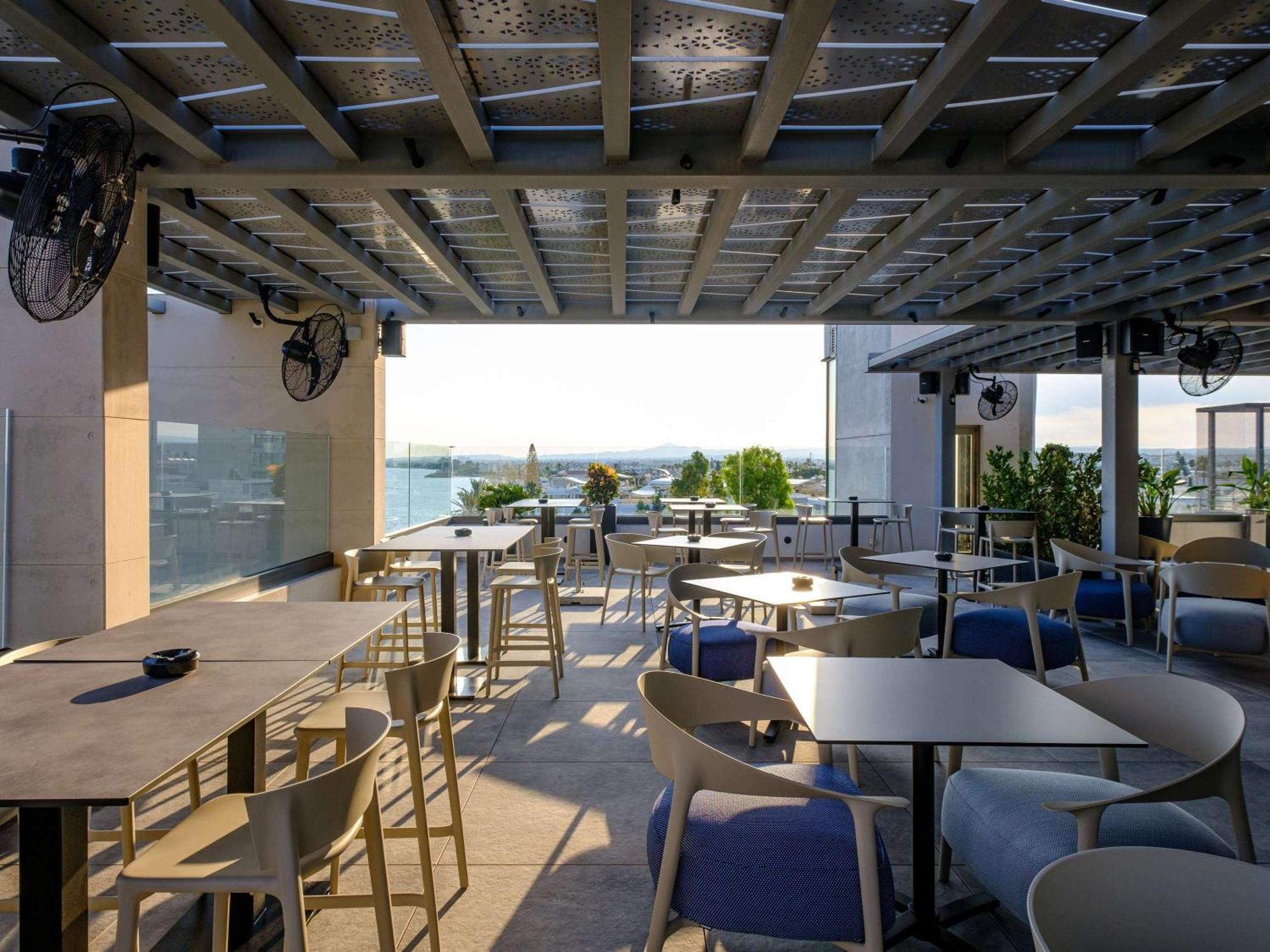 Mercure Larnaca Beach Resort Dış mekan fotoğraf